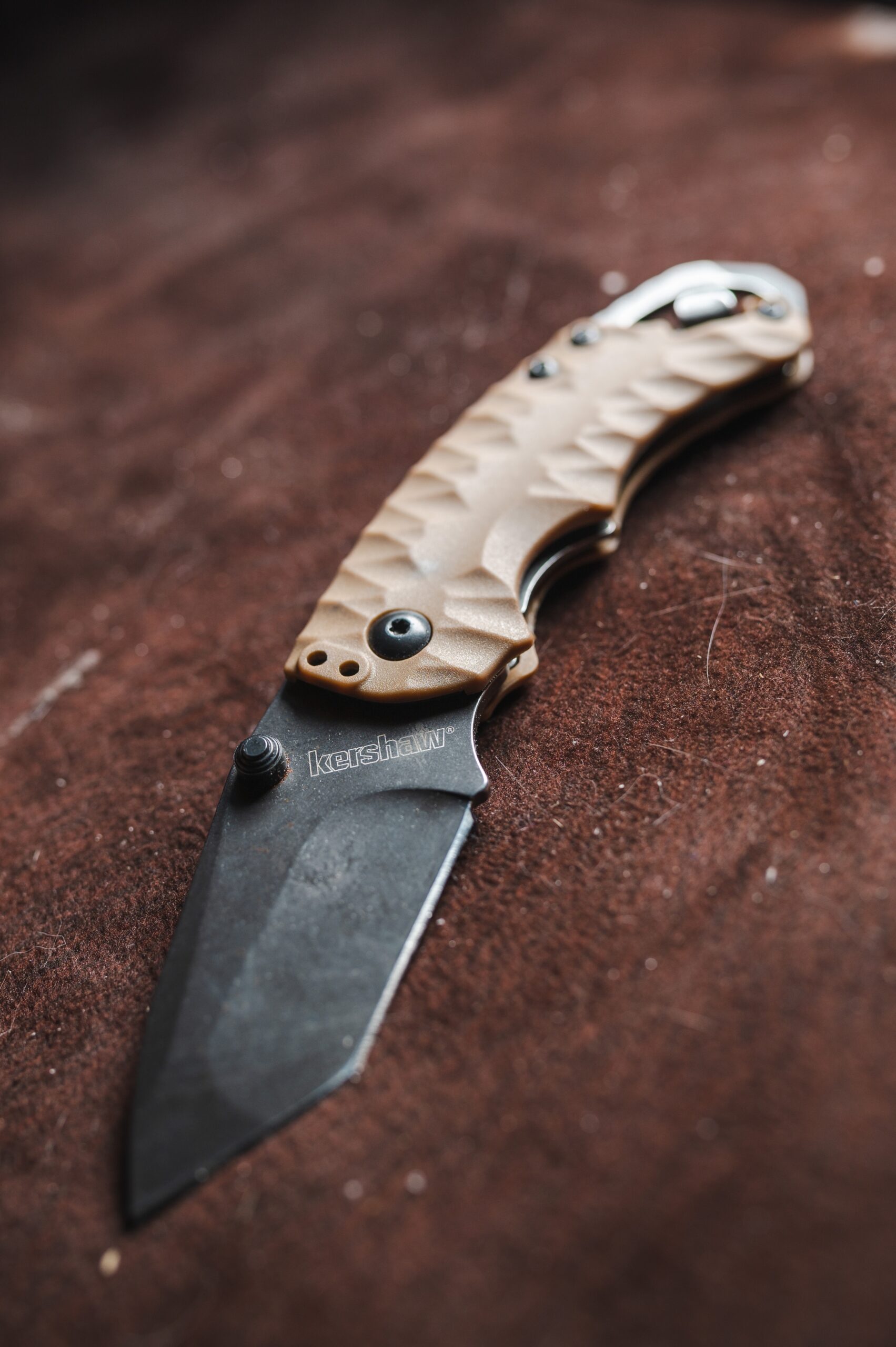 Navigating the Wilderness: A Guide to Choosing the Perfect Survival Knife